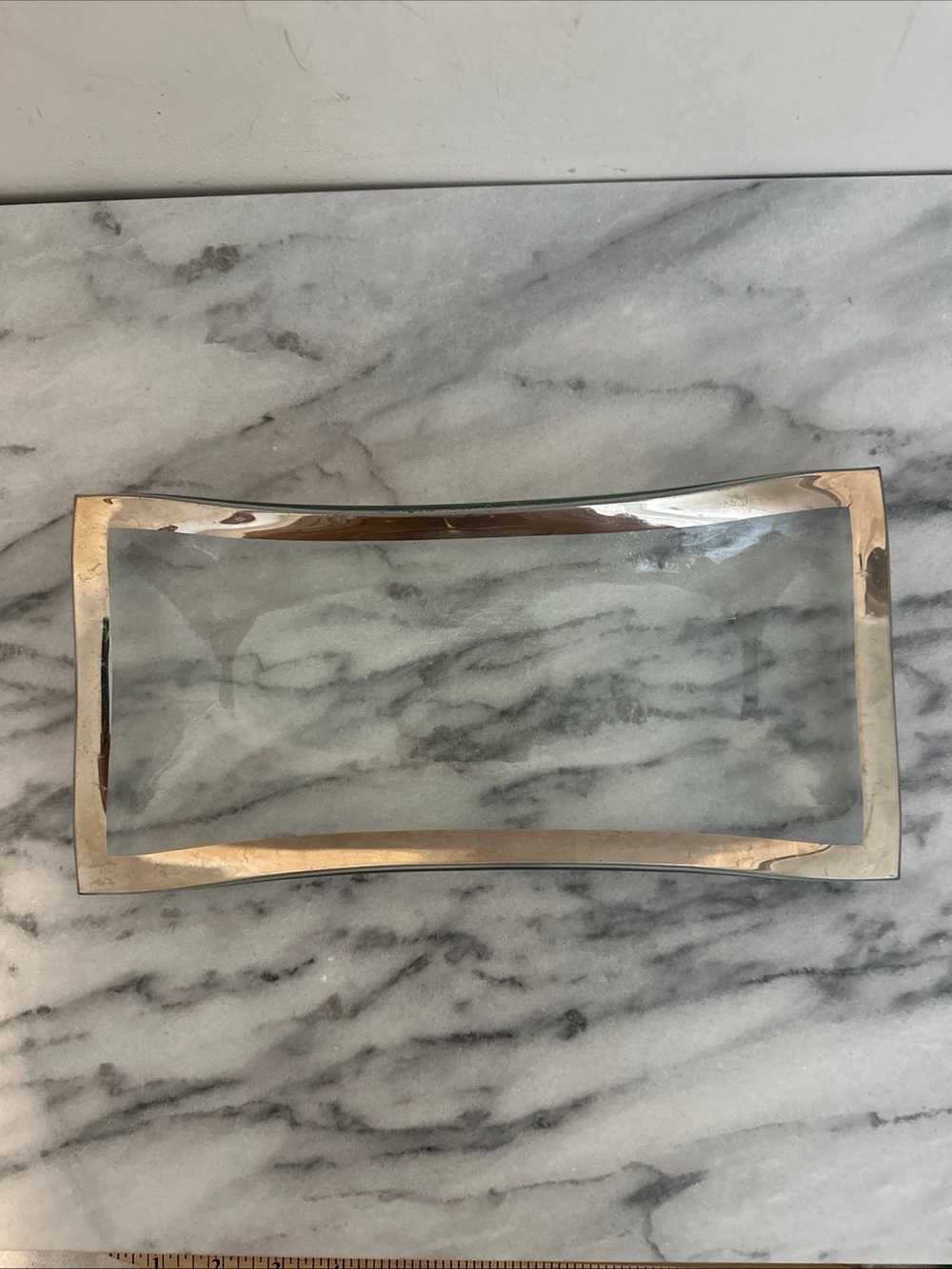 Annie glass glass Rectangular plate
Platinum border signed & numbered
